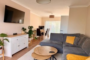 Lounge - click for photo gallery